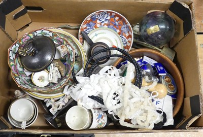 Lot 131 - A collection of ceramics, to include a Chinese...
