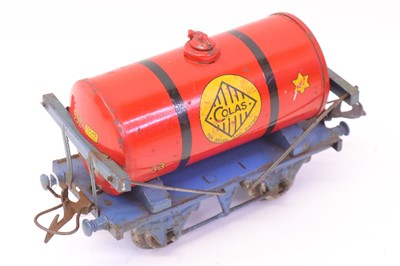 Lot 115 - A Hornby 0 gauge Colas bitumen tanker, 1936-9,...