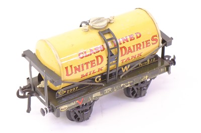 Lot 220 - Bassett Lowke 0 gauge United Dairies Milk Tank...