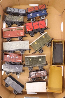 Lot 218 - A collection of various 0 gauge coarse scale...