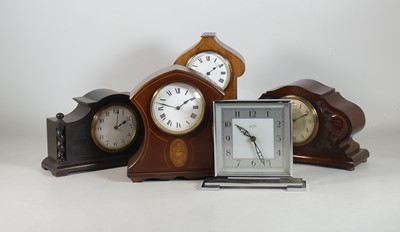 Lot 133 - A collection of mantel clocks, to include an...