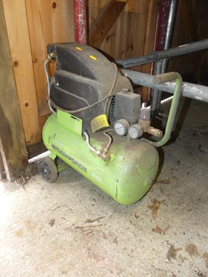 Lot 382 - A Draper 24 litre stormforce compressor