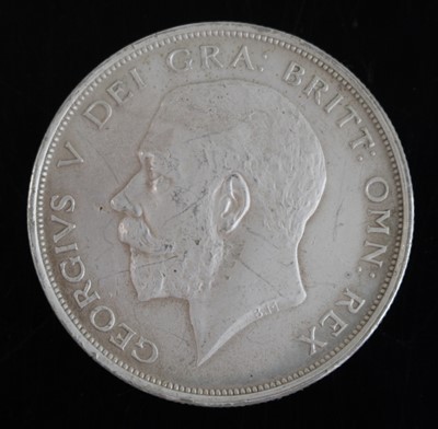 Lot 31 - Great Britain, 1911 half crown, obv: uncrowned...