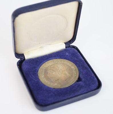 Lot 38 - Great Britain, 1935 crown, obv: uncrowned...
