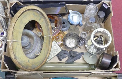Lot 147 - A collection of miscellaneous items, to...