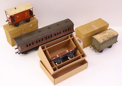 Lot 219 - A collection of various Bassett Lowke 0 gauge...