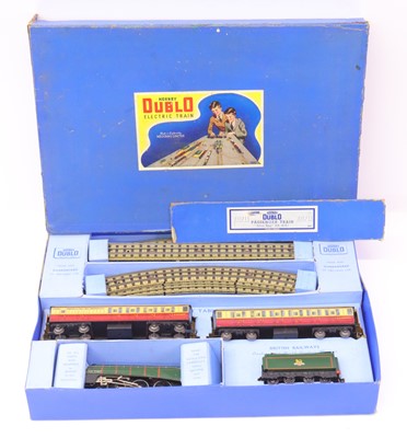 Lot 582 - Hornby Dublo 3-rail EDP11 train set comprising...