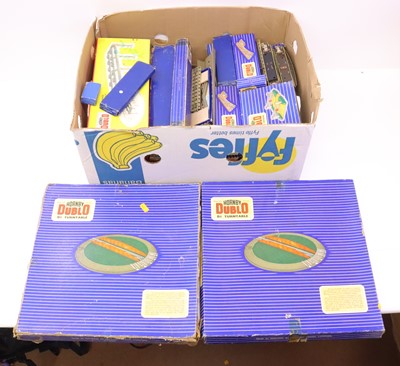 Lot 633 - A large box containing various Hornby Dublo...