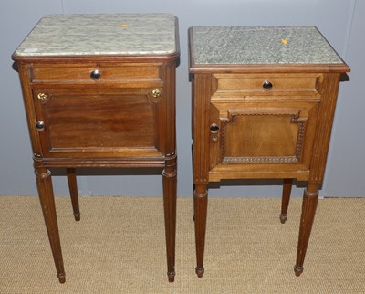 Lot 661 - An early 20th century French walnut variegated...