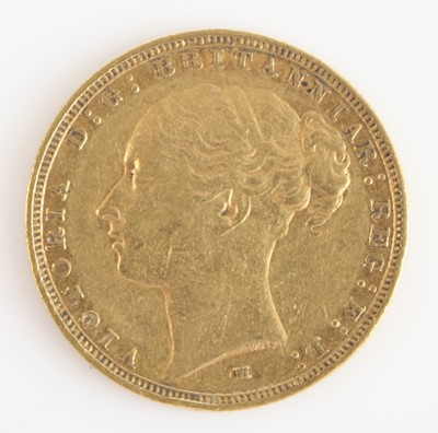 Lot 283 - Great Britain, 1883 gold full sovereign, obv:...