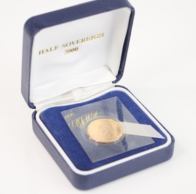 Lot 224 - Great Britain, 2000 gold half sovereign, obv:...