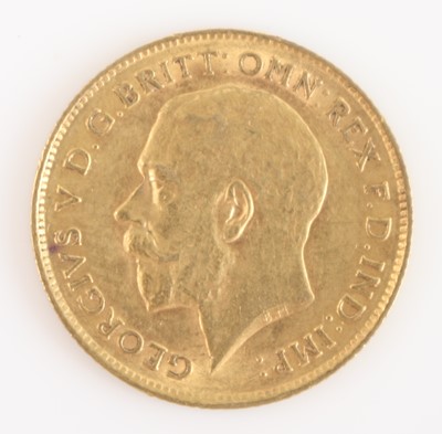 Lot 226 - Great Britain, 1913 gold half sovereign, obv:...