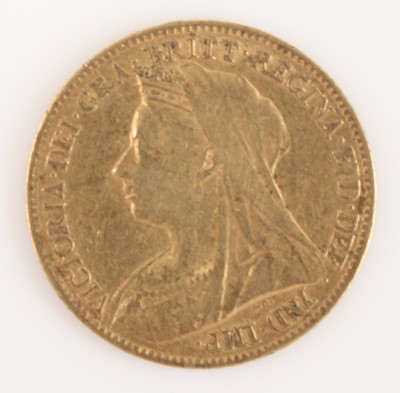 Lot 228 - Great Britain, 1898 gold half sovereign, obv:...