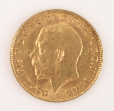 Lot 231 - Great Britain, 1913 gold half sovereign, obv:...