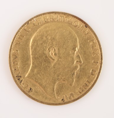 Lot 236 - Great Britain, 1902 gold half sovereign, obv:...