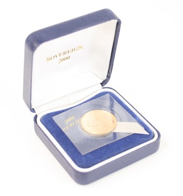 Lot 246 - Great Britain, 2000 gold full sovereign, obv:...