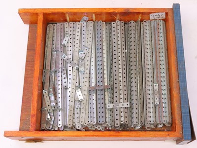 Lot 500 - A wooden tray containing a quantity of various...