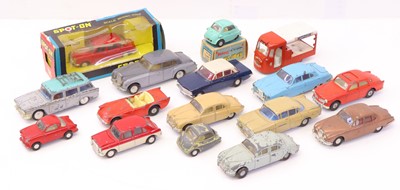 Lot 918 - A collection of various Triang Spot On models,...