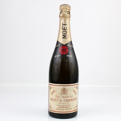Lot 1122 - Moet & Chandon Dry Imperial 1966 Champagne,...