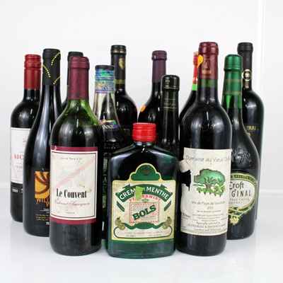 Lot 1252 - Mixed lot to include French and Italian table...