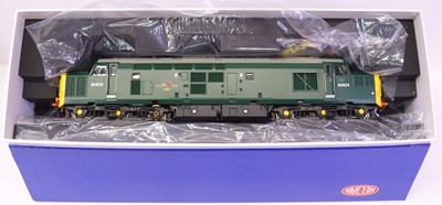 Lot 323 - Heljan 0 gauge finescale Class 37 in BR green,...