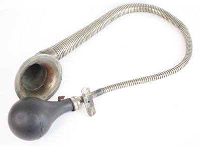 Lot 5 - An early 20th century Boa Constrictor car horn,...