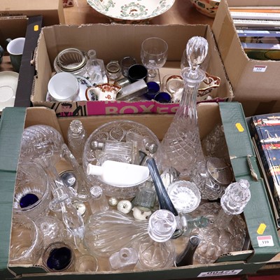 Lot 110 - A collection of ceramics and glass, to include...