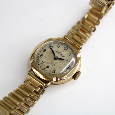 Lot 279 - A vintage lady's Rotary 9ct gold cased manual...