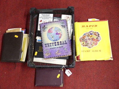 Lot 174 - A box of miscellaneous items, to include a...