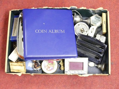 Lot 175 - A box of miscellaneous items, to include an...