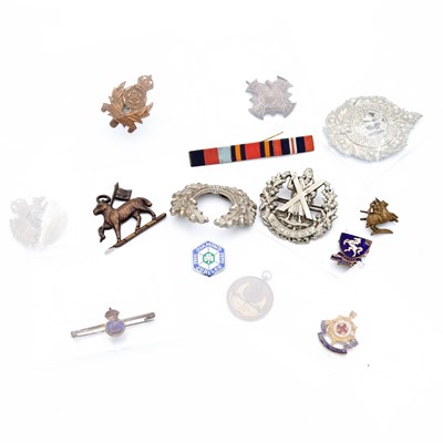 Lot 199 - A small collection of miscellaneous items, to...
