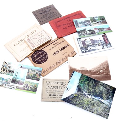 Lot 204 - A collection of assorted postcards, to include...