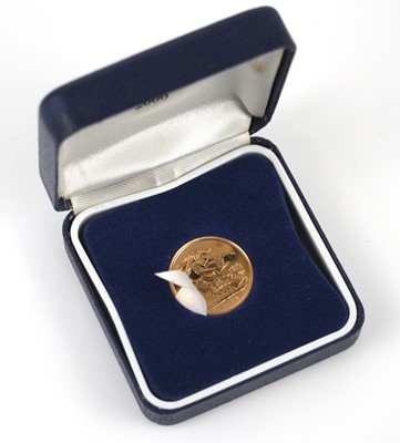 Lot 245 - Great Britain, 2000 gold full sovereign, obv:...
