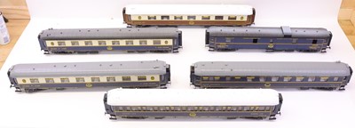 Lot 318 - Six unboxed MTH bogie corridor coaches ‘Wagon...