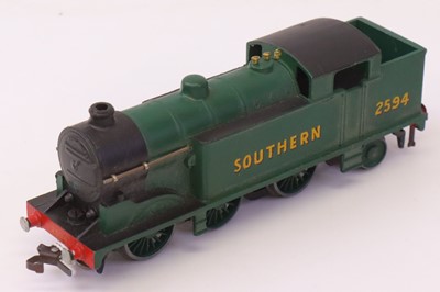 Lot 493 - Post-war Hornby-Dublo EDL7 3-rail 0-6-2 tank...