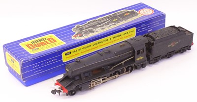Lot 479 - 3224 Hornby-Dublo 3-rail 2-8-0 8F Goods loco &...