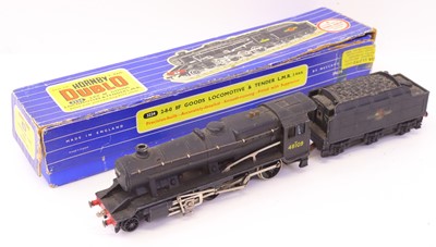 Lot 481 - 3224 Hornby-Dublo 3-rail 2-8-0 8F Goods loco &...