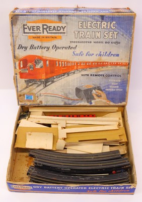 Lot 675 - Ever Ready Underground Model 00 gauge 4-volt...