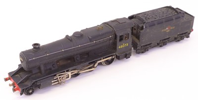 Lot 487 - 2225 Hornby-Dublo 2-rail 2-8-0 8F freight loco...