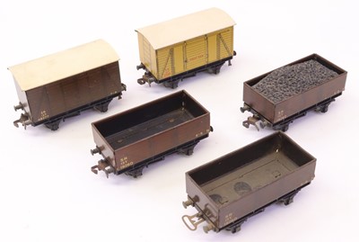 Lot 570 - Five Hornby-Dublo unboxed ‘Southern’ goods...