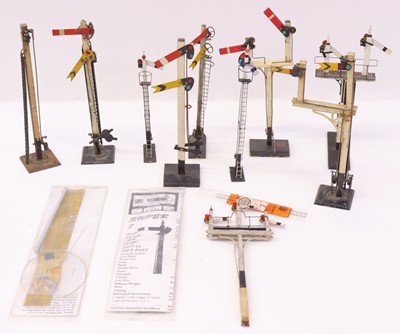 Lot 286 - Ten 0-gauge signals, single, junction, mostly...