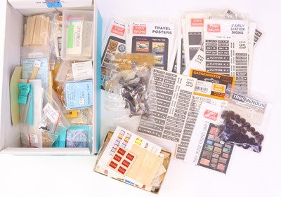 Lot 376 - Shoebox filled with 0-gauge kit accessories...