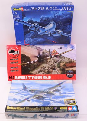 Lot 374 - Three large-scale plastic aircraft kits to...