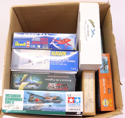 Lot 379 - Collection of mixed plastic kits to include a...