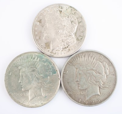 Lot 210 - United States of America, 1921 silver Morgan...