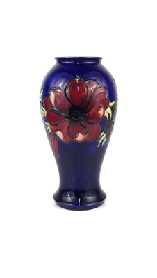 Lot 276 - A large Moorcroft Anemone pattern pottery...