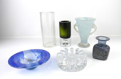 Lot 335 - A collection of various studio glass, to...