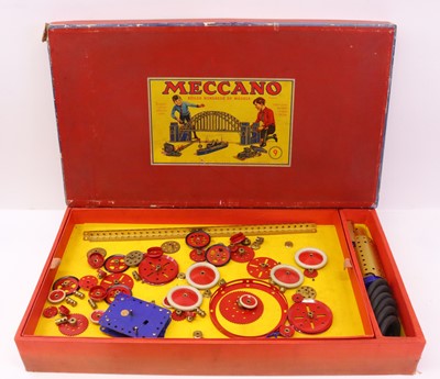 Lot 1139 - A Meccano 1930s original red, blue and gold no....