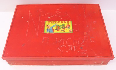 Lot 1141 - A Meccano 1950s red and green no.9 outfit,...