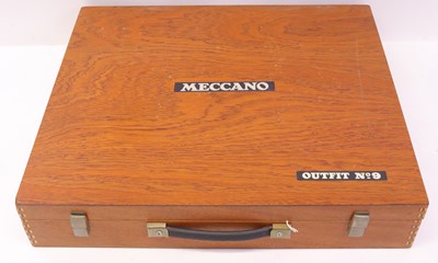 Lot 1152 - A 1970s issue Meccano outfit no.9 case,...